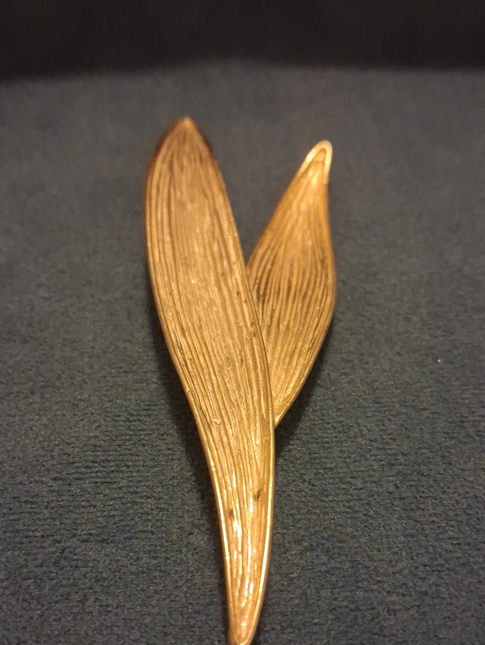 Brooch Vintage Leaf Gold Tone